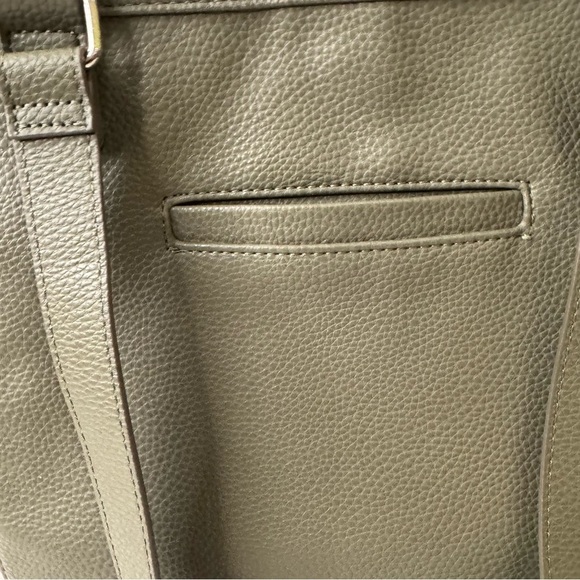 Thirty-One Colorblock Tote, Ooh-la-la Olive Pebble - Picture 4 of 7